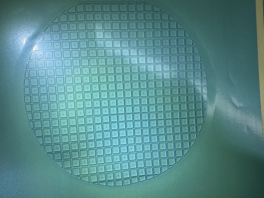 سوراخ های پانچ صفحه شیشه ای کوارتز / بوروسیلیکات UV 4.4 x 4.4 x 0.5 میلی متر