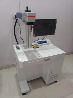دستگاه علامت گذاری لیزر UV 355nm 3W / 5W / 10W قدرت اختیاری ± 0.01mm دقت