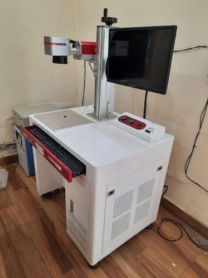 دستگاه علامت گذاری لیزر UV 355nm 3W / 5W / 10W قدرت اختیاری ± 0.01mm دقت